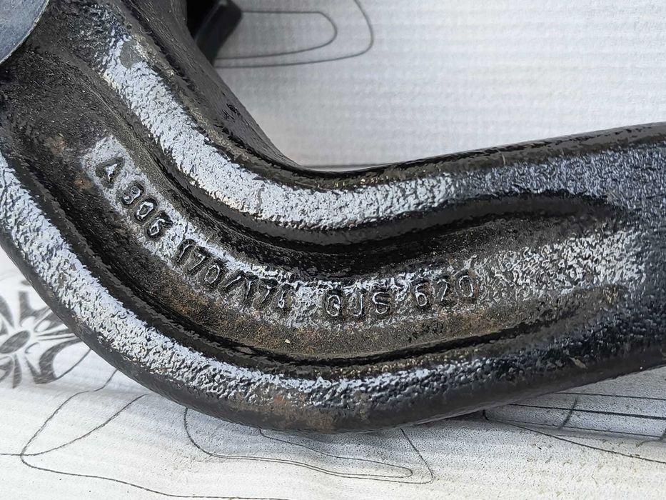 Cârlig Remorcare Detașabil / Nucă Cârlig Audi A6 C5 2000 / 1997-2005 Cod OEM A305170/174 (5D2)