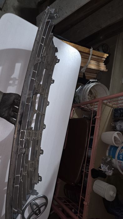 Решетка радиатора крузак 200