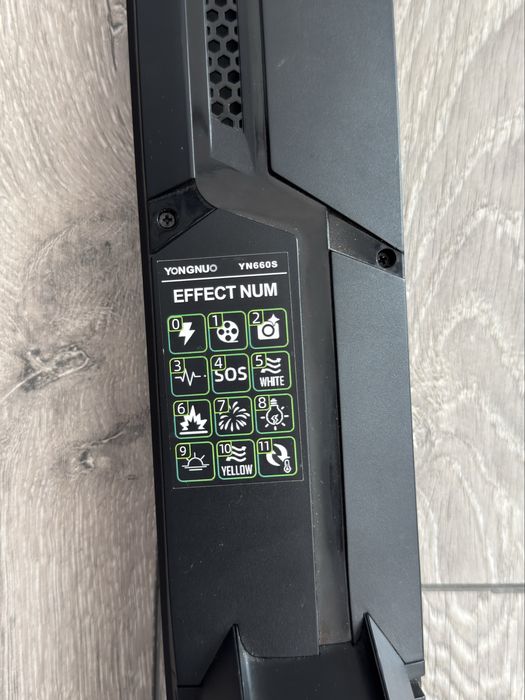 Lampa  Yongnou YN660S