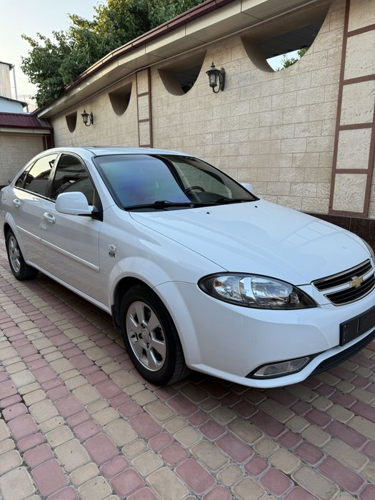 Lacetti Gentra sotiladi