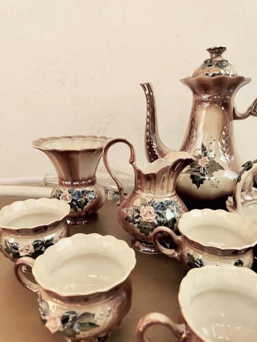 Фарфоровый чайный сервиз