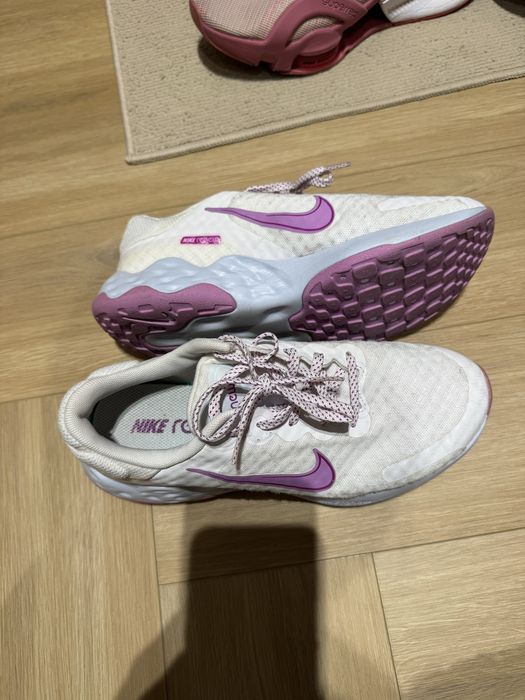 Nike Renew Ride 3 и Nike Zoom Bella 3