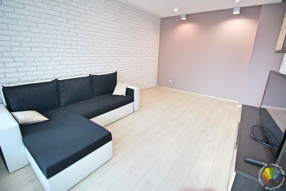 Дава се под наем Тристаен апартамент в Бургас, Братя Миладинови - 100 кв.м за 612 € - Снимка #4