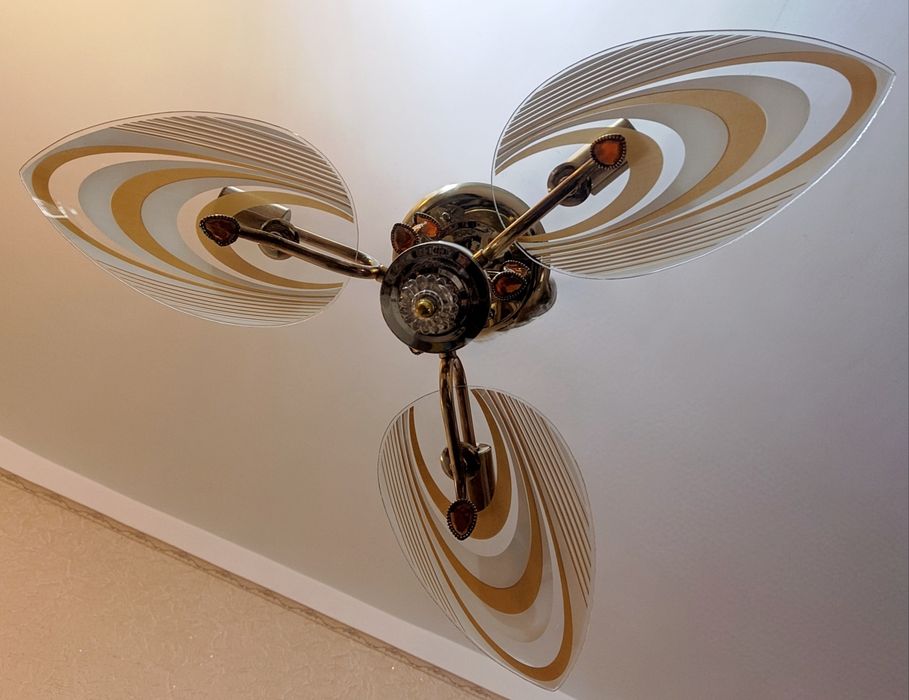 Люстра 3 рошковый