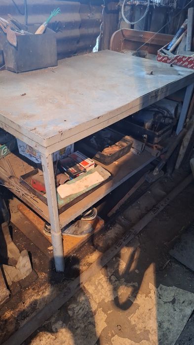 Продам стол верстак