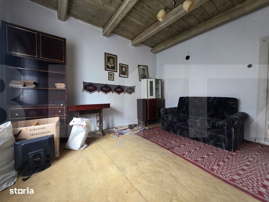 Casa traditionala din caramida in satul Anghelus