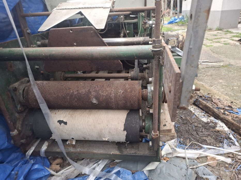 Машина за пройзводство на салфетки