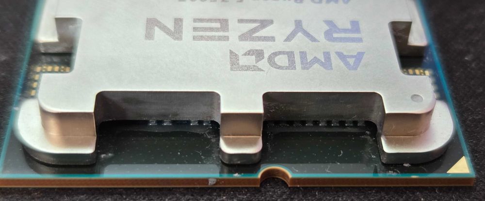 CPU: AMD Ryzen 5 7500F - като Нов