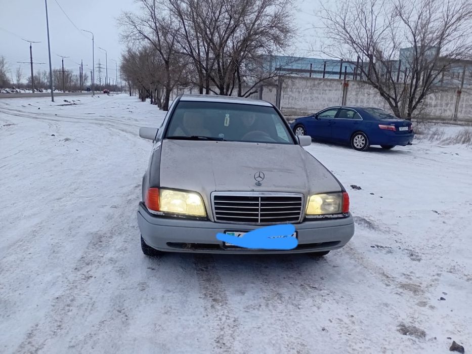 Mercedes benz c180