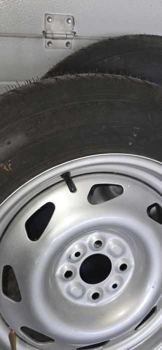 Автошины с дисками 265/65/15 ВАЗ Две шт