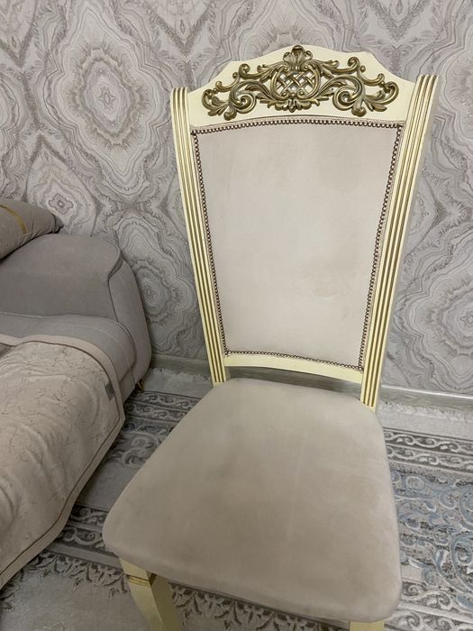 Стуля в отличном состояний