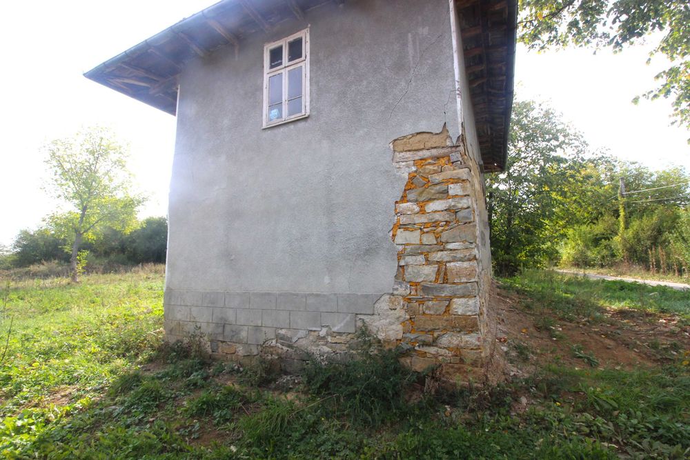 Двуетажна Възрожденска къща в с. Драгановци, общ. Габрово