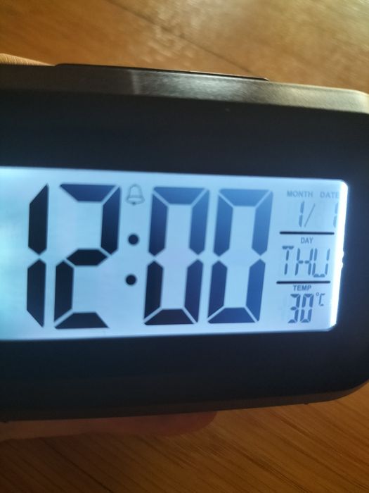Ceas cu alarma pe baterii negru