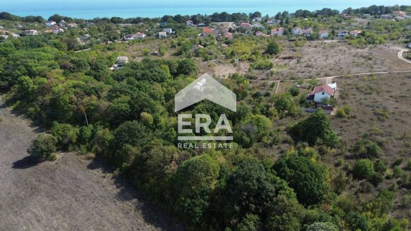 Урегулиран поземлен имот за продажба, с електричество и вода, в м-т Пе