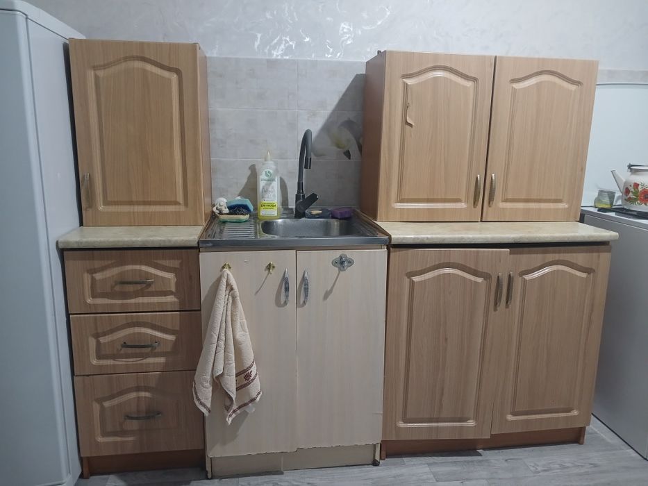 Шкафы кухонные б/у