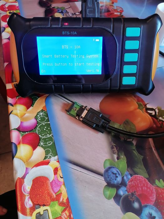 Tester portabil universal pentru baterii HWG BTS-10A