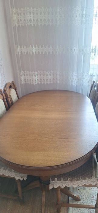 Продам стол со стульями.