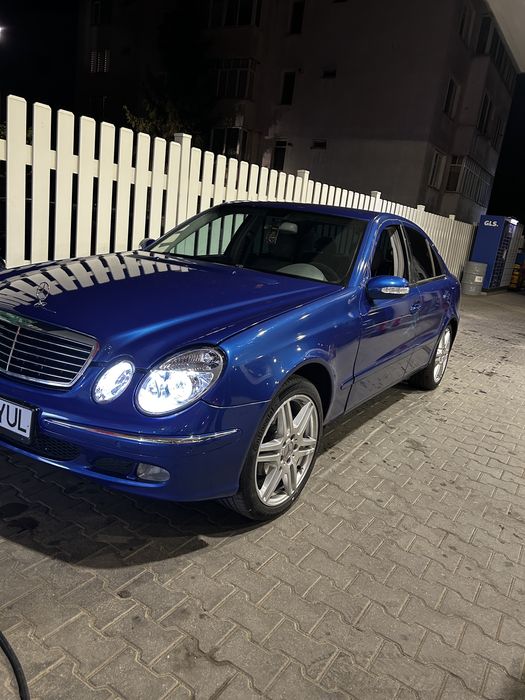 Vand sau schimb mercedes e220