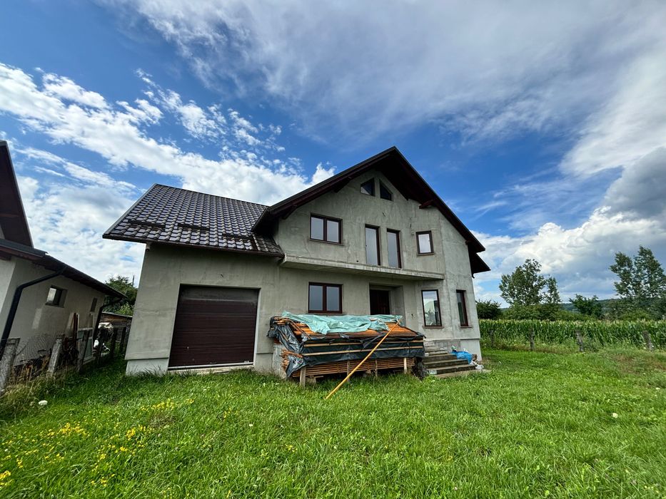 Casă de vânzare În Dărmănești Suceava