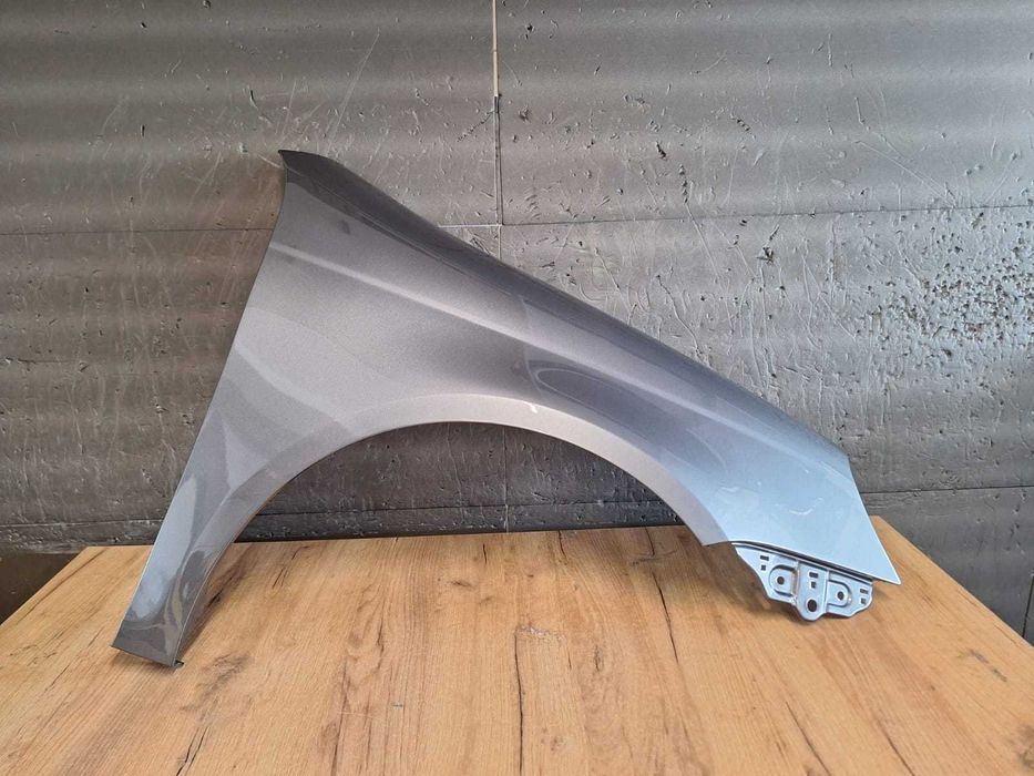 Aripa Fata Dreapta VW Jetta 3/III An 2005-2011 (LD7X (Gri))