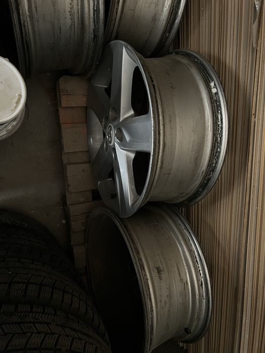 Продается Диски на Камри 50 R17