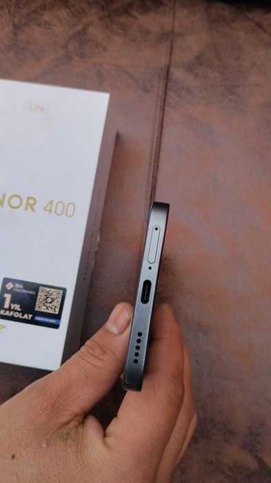 Honor 400 lte.              .