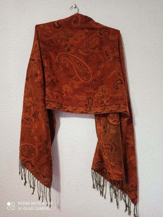 Esarfa dama in conditii foarte bune