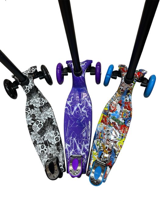 Самокат трехколесный графити