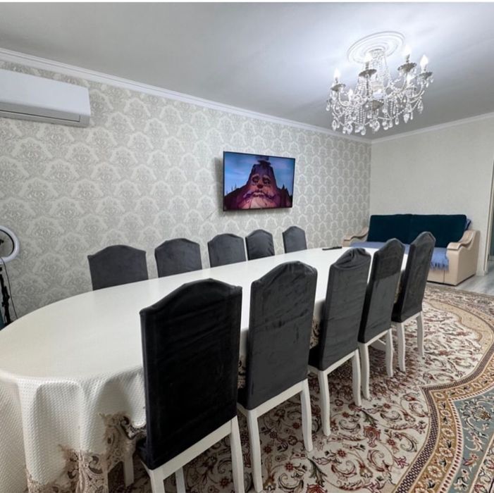 Продам стол и стулья 10 шт