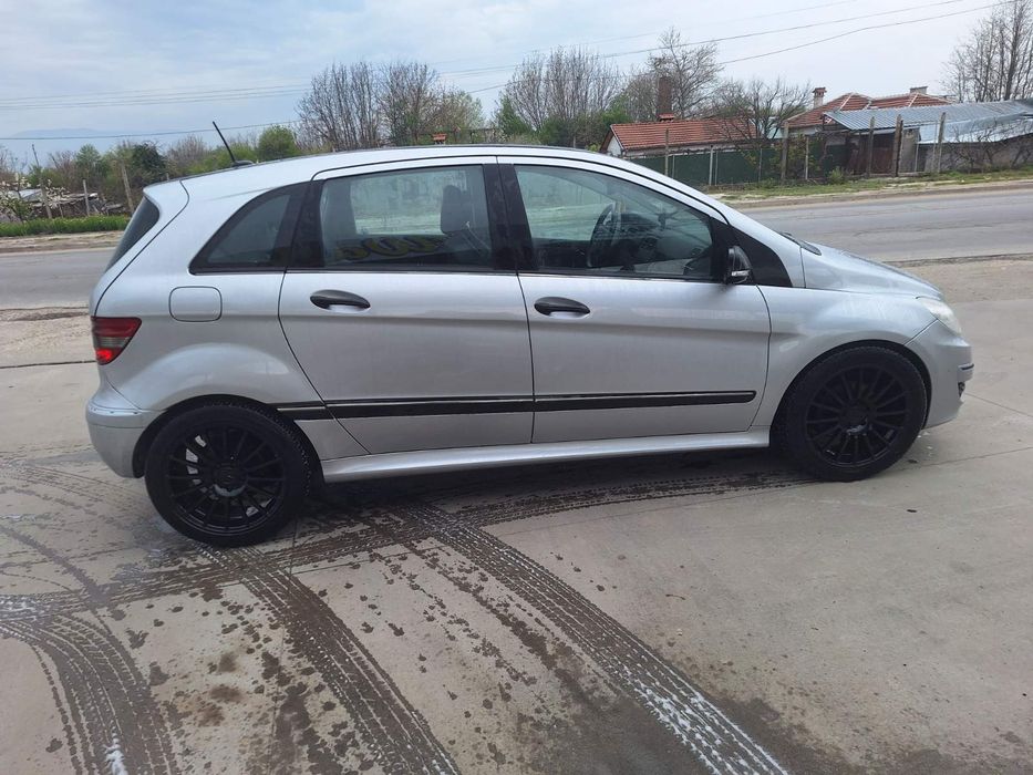 Mercedes-Benz B 200