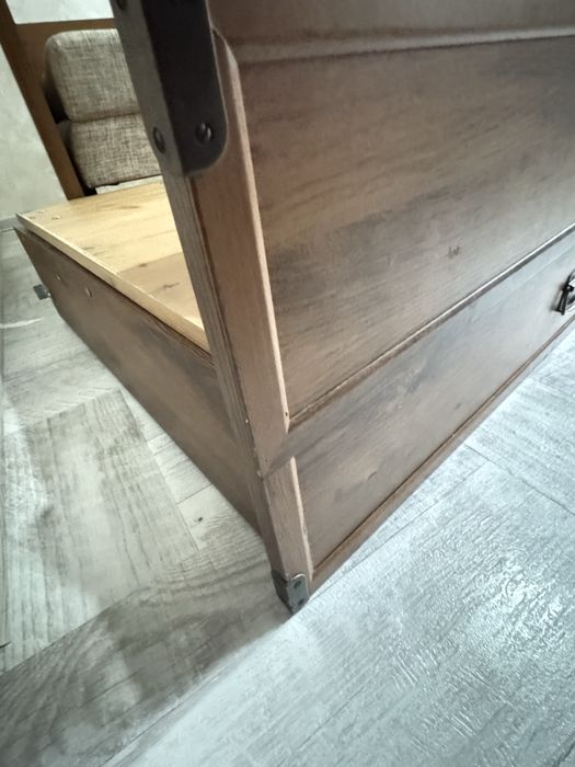 Canapea extensibila din lemn masiv de nuc, cu ladă depozitare