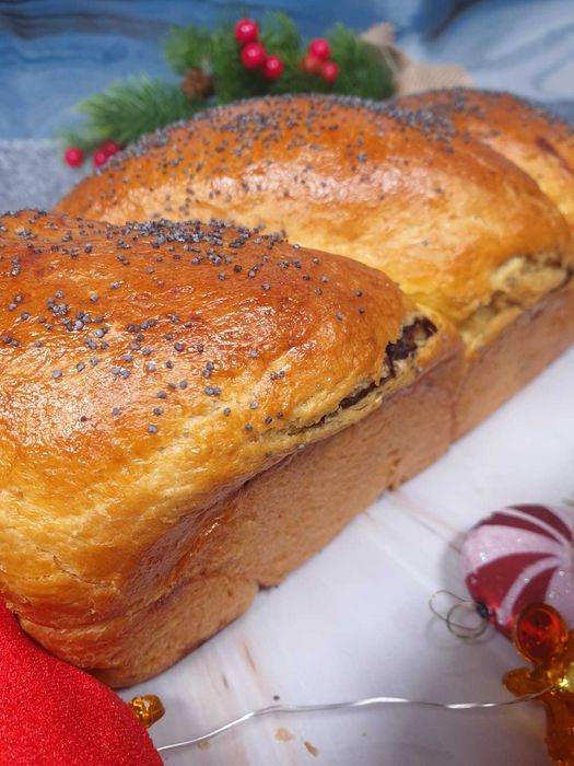 Cozonac de casa cu fistic , nuca sau de post