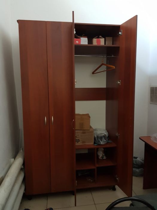 Продам шкаф плательный