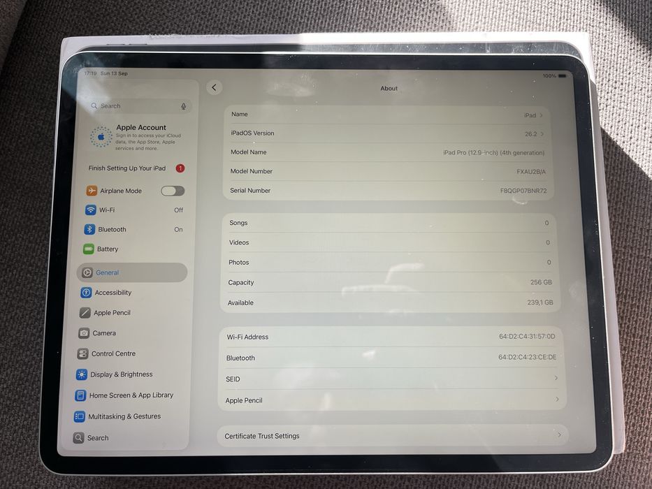 Apple Ipad pro 4th gen 12.9 inch 256gb WIFI Silver с клавиатура и писалка
