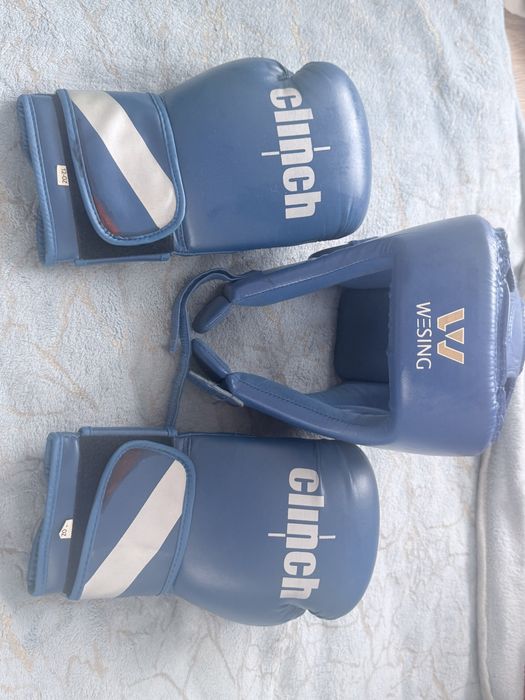 Шлем и перчаткий