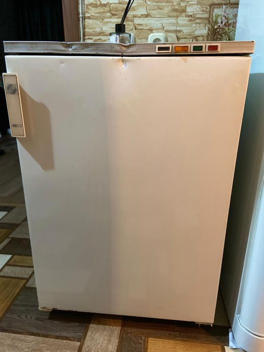 Продам морозильник