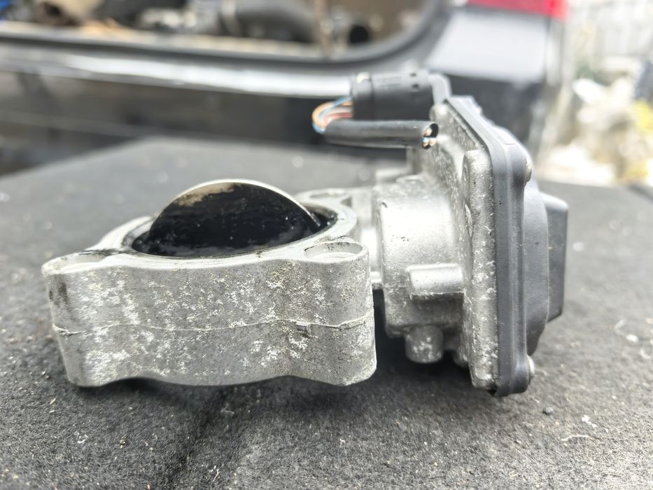 Дроселова клапа N47D20C e90 318d