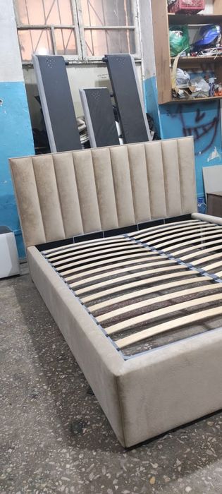 Продам кровать размер 1600+2000