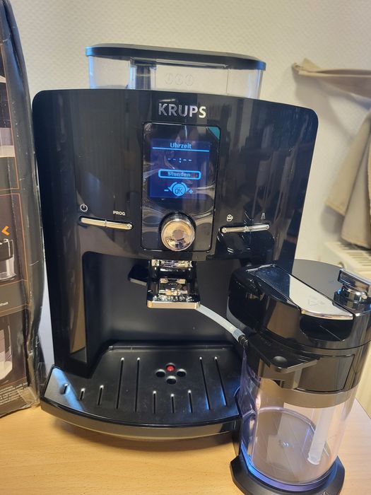 Кафеавтомат Krups Latt'Espress EA8298 с млечен контейнер и One Touch капучино Каферобот