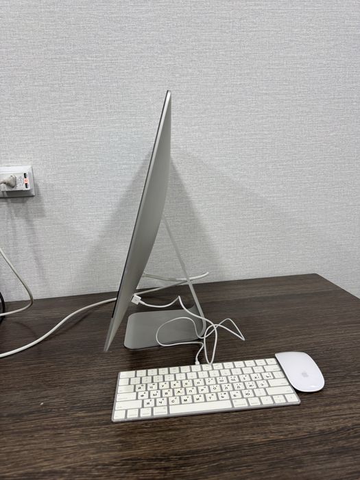 Моноблок iMac intel Core i5 21.5 Дюйм Full-HD Дисплеем Идеал!