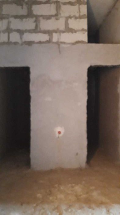 Ҳовли сотилади, 6,5 сотих, 6 хона, 2 санузел, 2 та подвал, коропка