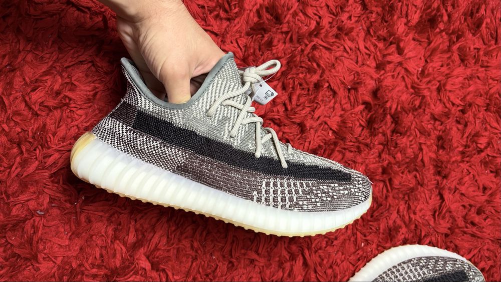 Adidasi Yeezy 350 Gri Noi