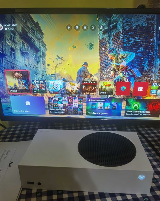 Xbox series s 2 controllere si baterii reîncărcabile