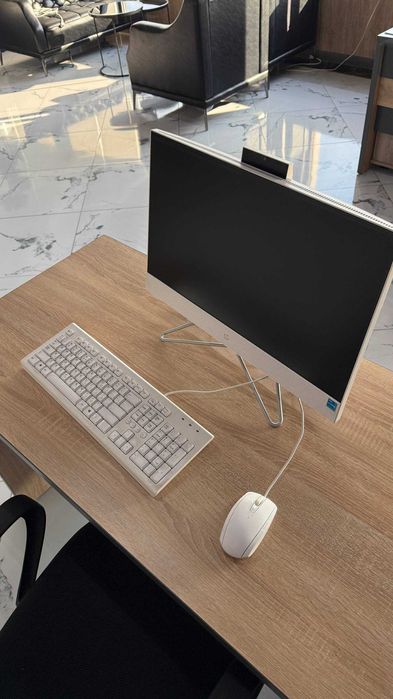 Моноблок с клавиятурами и мишками