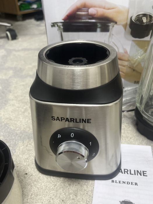 Продам новый полноразмерный блендер