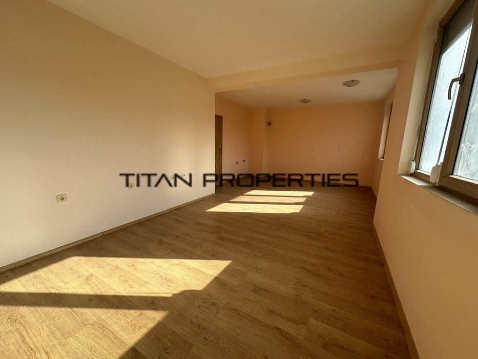 Продава се Тристаен апартамент в Бургас, Лазур - 99 кв.м за 1920 €/кв.м - Снимка #1