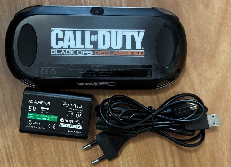 Sony PS Vita OLED (Limited Edition Call of Duty) + Карта 8GB + SD2VITA