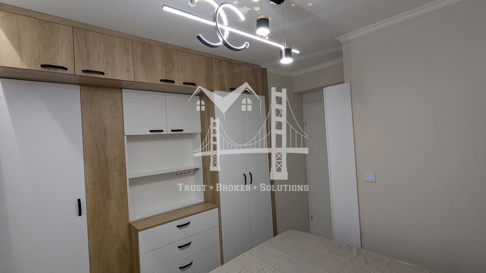 Продава се Четиристаен апартамент в София, Оборище - 75 кв.м за 3332 €/кв.м - Снимка #9