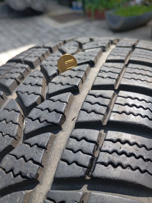 Jante tabla Ford 15 R 4 prezoane  + doua  anvelope TIGAR (195/60 R 15)
