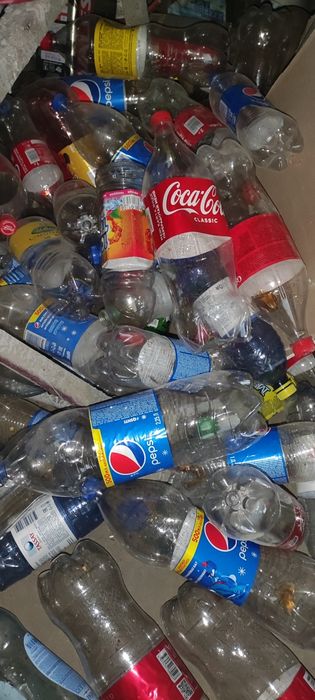 Продам бутылки .